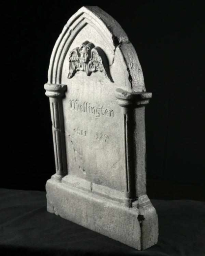 Schwankender Grabstein Tipping Tombstone [101cm]