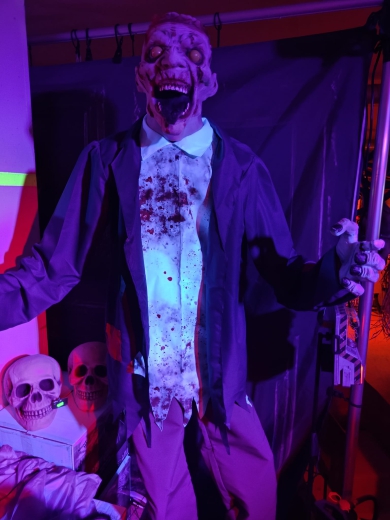 Zombie "Fred", animiert [215cm]